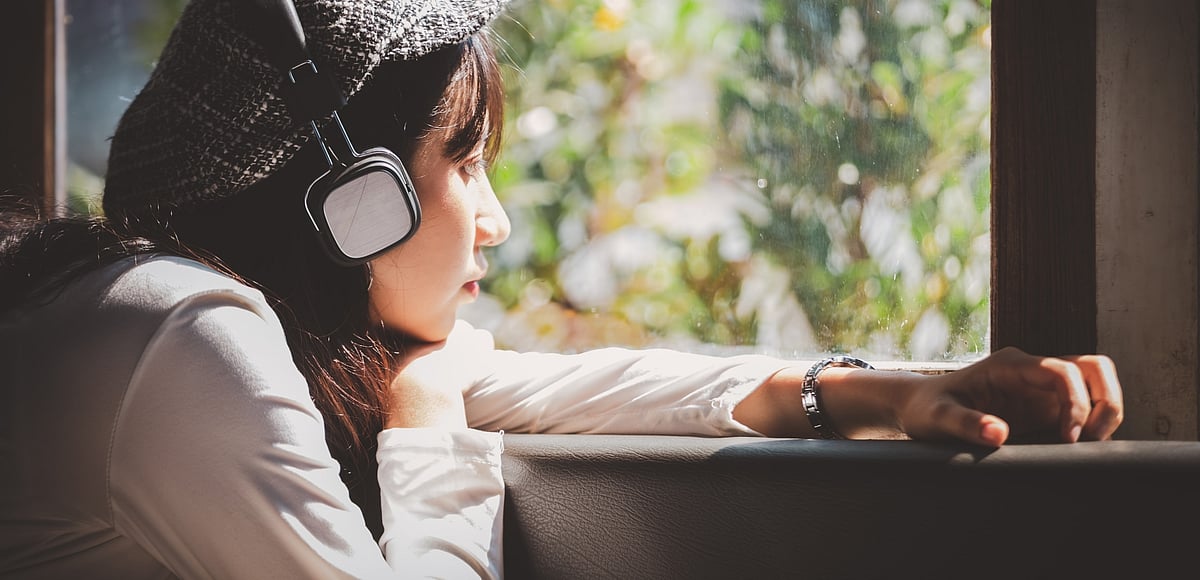 Benefits Of Music दुःखी असताना Sad Songs ऐकावेसे का वाटतात? जाणून