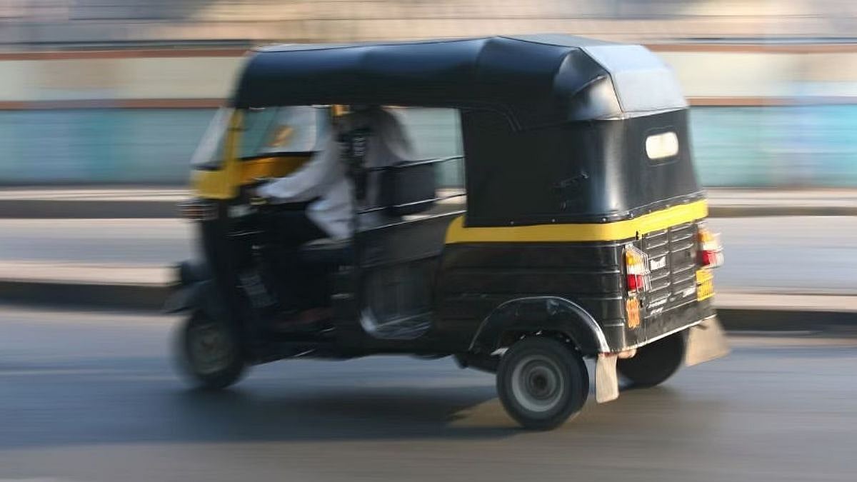 mumbai crime news| धावत्या रिक्षात तरुणाचा घटस्फोटीत पत्नीवर जीवघेणा ...