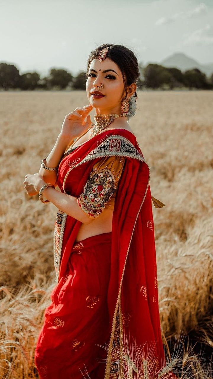 Anushri Mane: माळ्याच्या मळ्यामधी कोण गं उभी? |anushri mane shared her ...