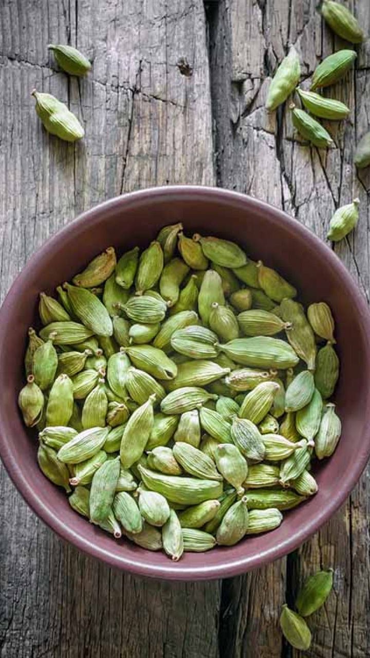 Health Care Tips in Marathi: एक छोटीशी वेलची, पण मोठे फायदे | cardamom ...