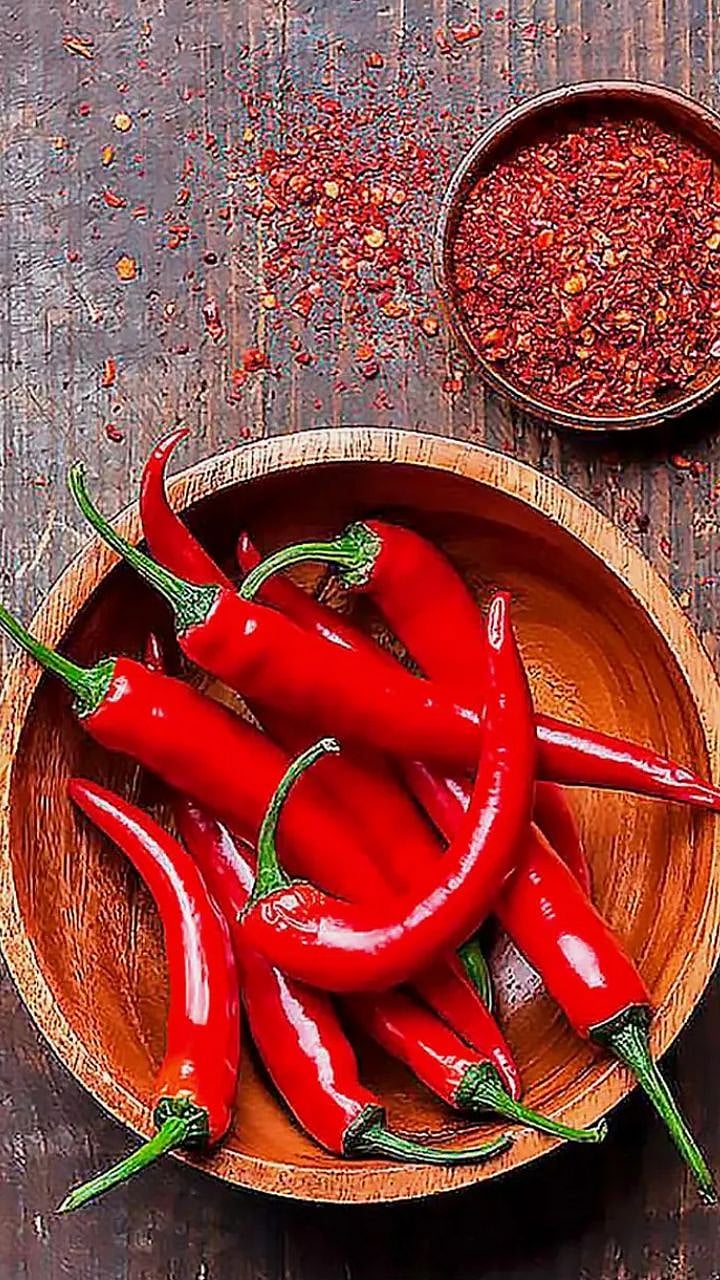 Benefits Of Red Chilli: झणझणीत पण आरोग्यासाठी बहुगुणी लाल मिरची, फायदे ...