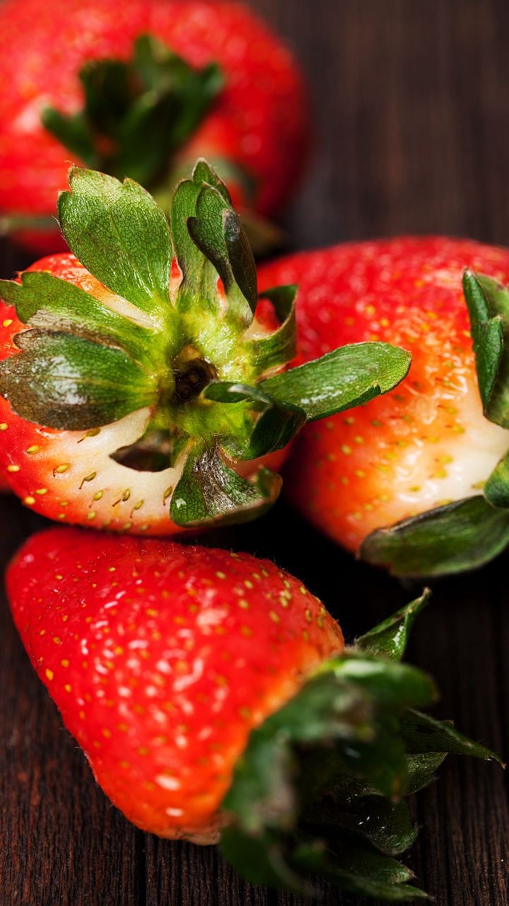 Health Benefits Of Strawberry स्ट्रॉबेरी खाल्ल्याने होतील ‘हे