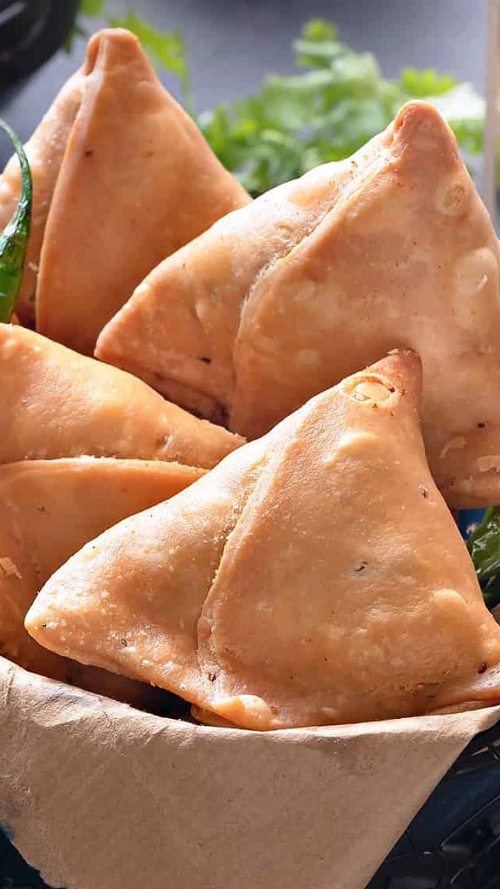 Samosa: एक नाही तब्बल ६ प्रकारचा मिळतो समोसा; नाव वाचूनच सुटेल तोंडाला ...