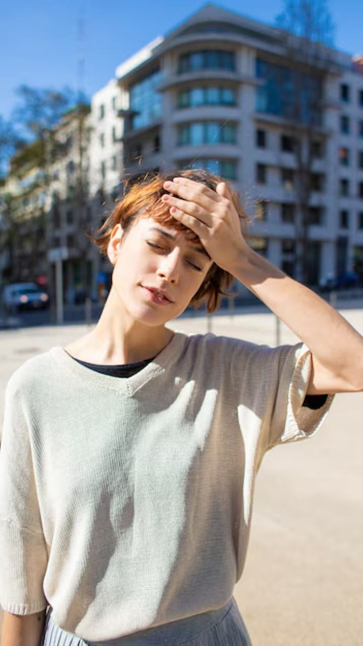 Migraine Relief Tips: उन्हाळ्यात मायग्रेनचा त्रास होतोय? जाणून घ्या ...