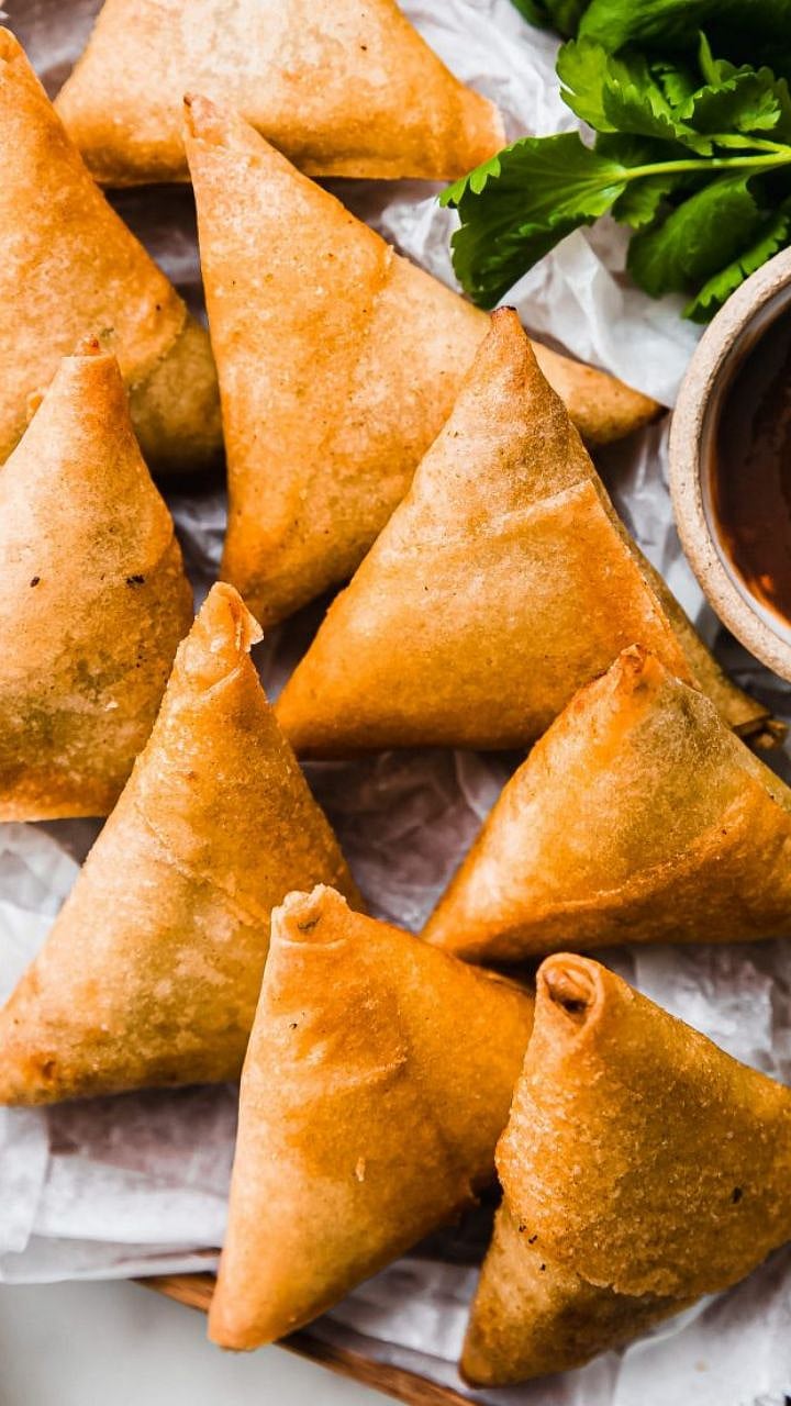 Samosa Recipe: स्ट्रीट स्टाईल समोसा आता बनवा घरी, 'ही' आहे सोपी पद्धत ...