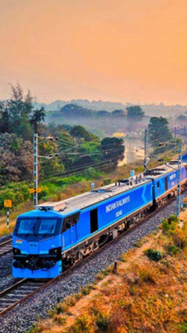 GK : भारतातील पहिली धावणारी ट्रेन माहितेय का? जाणून घ्या | india first ...