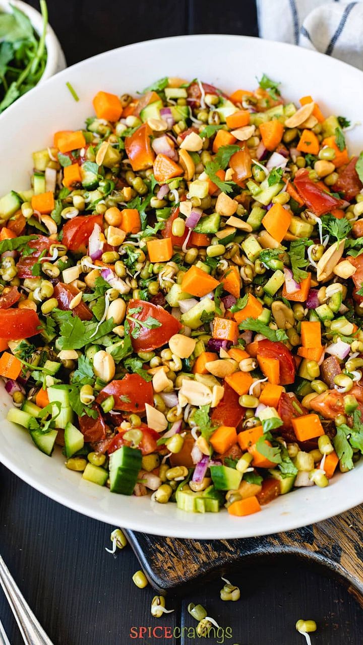 Sprouts Salad: मुलांच्या टिफिनसाठी हेल्दी अन् टेस्टी ऑप्शन कडधान्यांचे ...