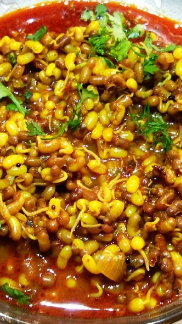 Matki Rassa Bhaji: गावरान स्टाईल झणझणीत मटकीची रस्सा भाजी कशी बनवायची ...