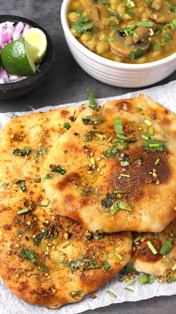 Amritsari Kulcha Recipe : संडे स्पेशल पंजाबी मेन्यू; गरमागरम अमृतसरी ...