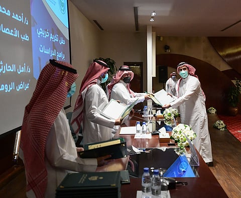 حفل تخريج (90) متدربًا من برامج الدراسات العليا للتخصصات الطبية والطبية المساعدة