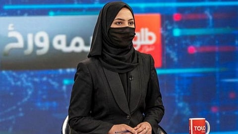 مذيعات القنوات التلفزيونيّة الأفغانية يرتدين النقاب 