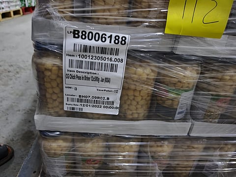 جدة.. ضبط مستودعين بحي الحرازات لمخالفتهما الاشتراطات الصحية