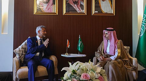 وزير الخارجية يلتقي نظيره الهندي على هامش اجتماع دول العشرين