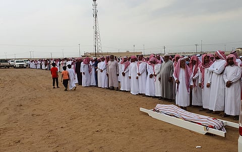 "وزير الإسلامية" يواسي أسرة المؤذن "المهجري" وجموع غفيرة تودعه