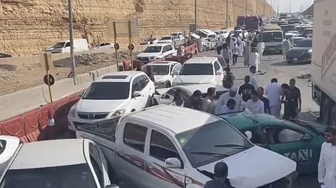 5 إصابات في حادث مروري بين عدد من المركبات على طريق الرياض - جدة