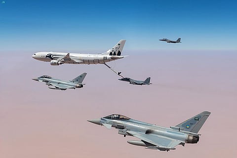 6 مقاتلات سعودية ترافق القاذفة الأمريكية "بي-52" أثناء عبورها أجواء المملكة