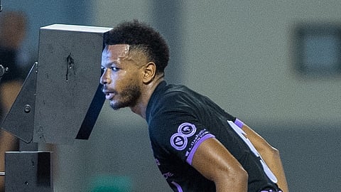 علي البليهي لاعب نادي الهلال