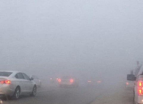 "الأرصاد" ينبه 6 مناطق: أمطار غزيرة وضباب مع شبه انعدام في الرؤية