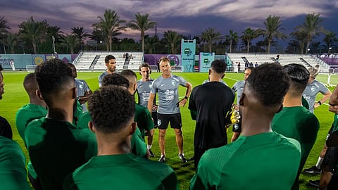 تحضيرًا لموقعة "الأرجنتين" في كأس العالم.. "الأخضر" يدشن تدريباته في ملعب منتجع سيلين