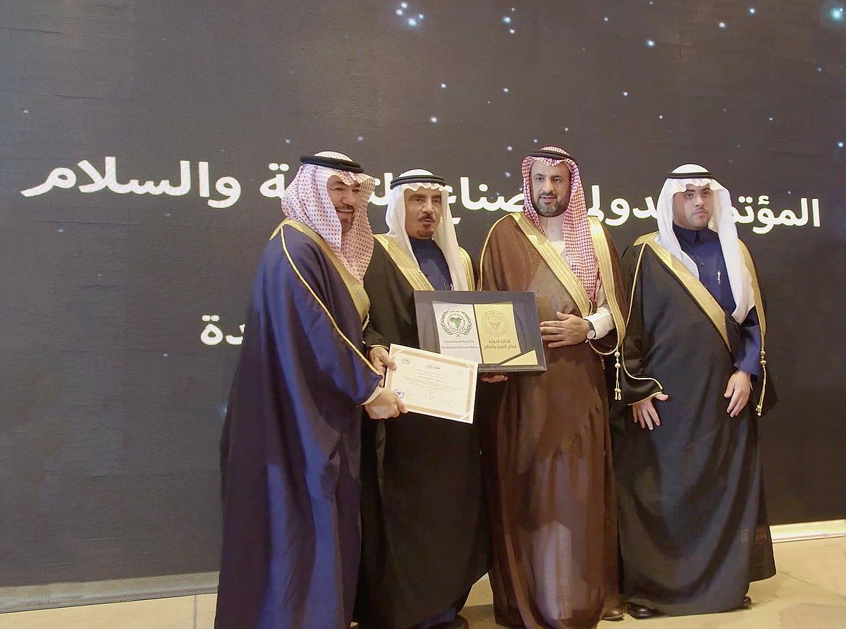 Add Image Description