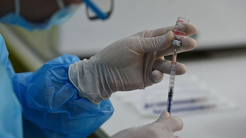 لمَن أُصيبوا بـ"كورونا".. بشرى ونظرة على التحصين و"المناعة الهجينة"!