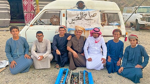 صاحب "استديو السيارة" يكشف لـ"سبق" كواليس "صباح الخير من قرية بداله الحبيبة".. وهنا طاقم العمل