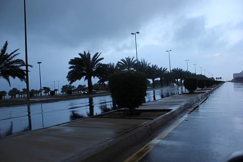 أمطار متوقعة على منطقة الرياض وتحذيرات من الدفاع المدني