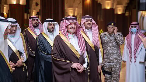  الأمير سعود بن نايف خلال تسليمه 500 وحدة سكنية للأسر الأشد حاجة بالمنطقة الشرقية