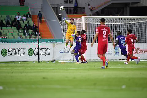 جانب من لقاء الأهلي والعربي