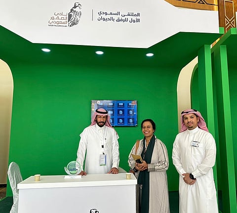 "الرشيدي": العرب أول من استخدم الصقر في القنص.. والصقار السعودي حسه عالٍ للرفق بالحيوان