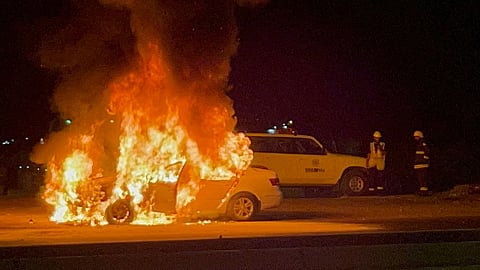 مدني محايل يباشر حريقًا شبَّ في مركبة بحي النزهة.. ولا إصابات