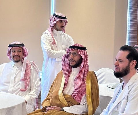 "سعود بن نهار" يزور مركز "تداوي الجراحي" بالطائف