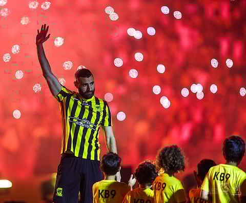 بالفيديو.. بنزيما لجماهير الاتحاد .. "يمشي كدا كدا"