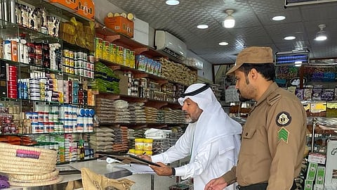 "توطين نجران" تتابع محالّ بيع الشاي والقهوة والمكسرات