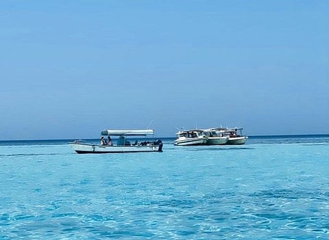 عُشّاق المياه الفيروزية على موعد مع تجربة لا تنسى في "جزيرة بياضة" قرب جدة