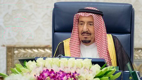 الملك سلمان بن عبدالعزيز خلال ترؤسه جلسة مجلس الوزراء