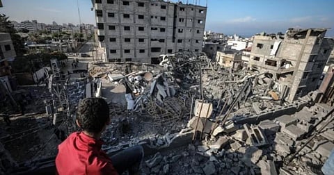 استشهاد أسرة من 9 أفراد جراء قصف إسرائيلي استهدف منزلهم بمخيم جباليا شمالي غزة