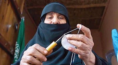 بعد يوم من فرحتها باستلام منزلها بجازان.. وفاة الخالة مريم الفرساني "حائكة الطواقي"