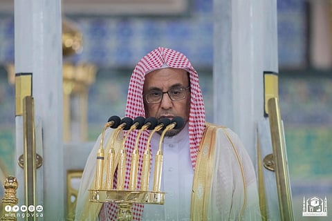  إمام وخطيب المسجد النبوي حسين بن عبدالعزيز آل الشيخ