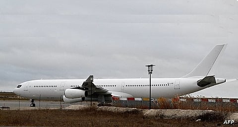 قادمة من دبي وعلى متنها 303 هنود.. قصة "طائرة بيضاء" احتجزتها فرنسا قيد التحقيق وطلب ركابها اللجوء السياسي