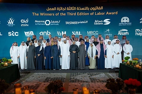 "بنش مارك" تواصل الريادةَ وتحصد جائزةَ العمل 2023