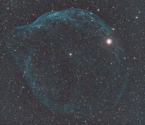 شاهد.. لقطة رائعة لـ"سديم رأس الدولفين" في "سماء أبو ظبي"