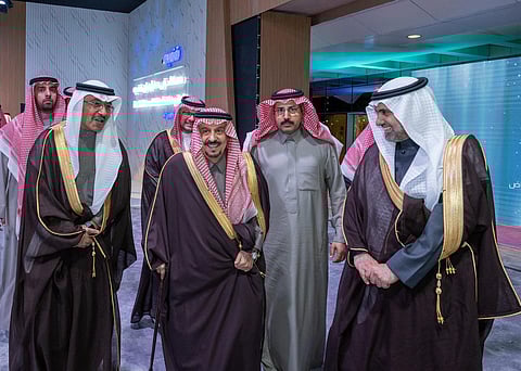 الأمير فيصل بن بندر خلال افتتاحه مستشفى الدكتور سليمان فقيه بالرياض