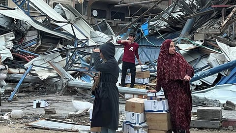 سقوط عدد من الشهداء والجرحى جراء قصف إسرائيل فلسطينيين ينتظرون المساعدات في دوار الكويت في غزة