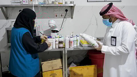 الفرق الرقابية تباشر الجولات الميدانية على المطاعم 