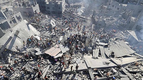 بينهم أطفال ونساء وعائلات بأكملها .. ارتفاع عدد شهداء غزة إلى 68,280 شهيدًا