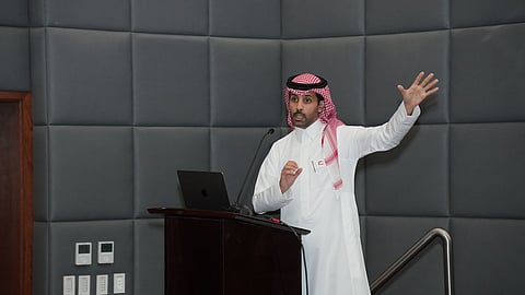 "استشاري": الذكاء الاصطناعي يشخّص أمراض العيون بدقة وهذه مخاطر العلاجات غير المعتمدة