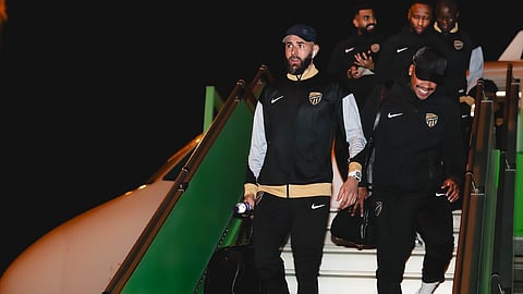 بنزيما يتقدَّم بعثة الاتحاد لمواجهة الاتفاق