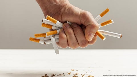 احذر التدخين يسرق سنوات العمر.. دراسة بريطانية تكشف حقائق صادمة