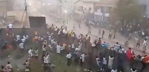 بعيداً عن روح الرياضة.. عشرات القتلى بسبب مباراة لكرة القدم في غينيا